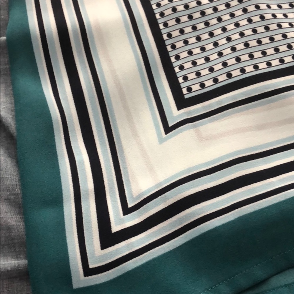LOFT blouse - Picture 2 of 7